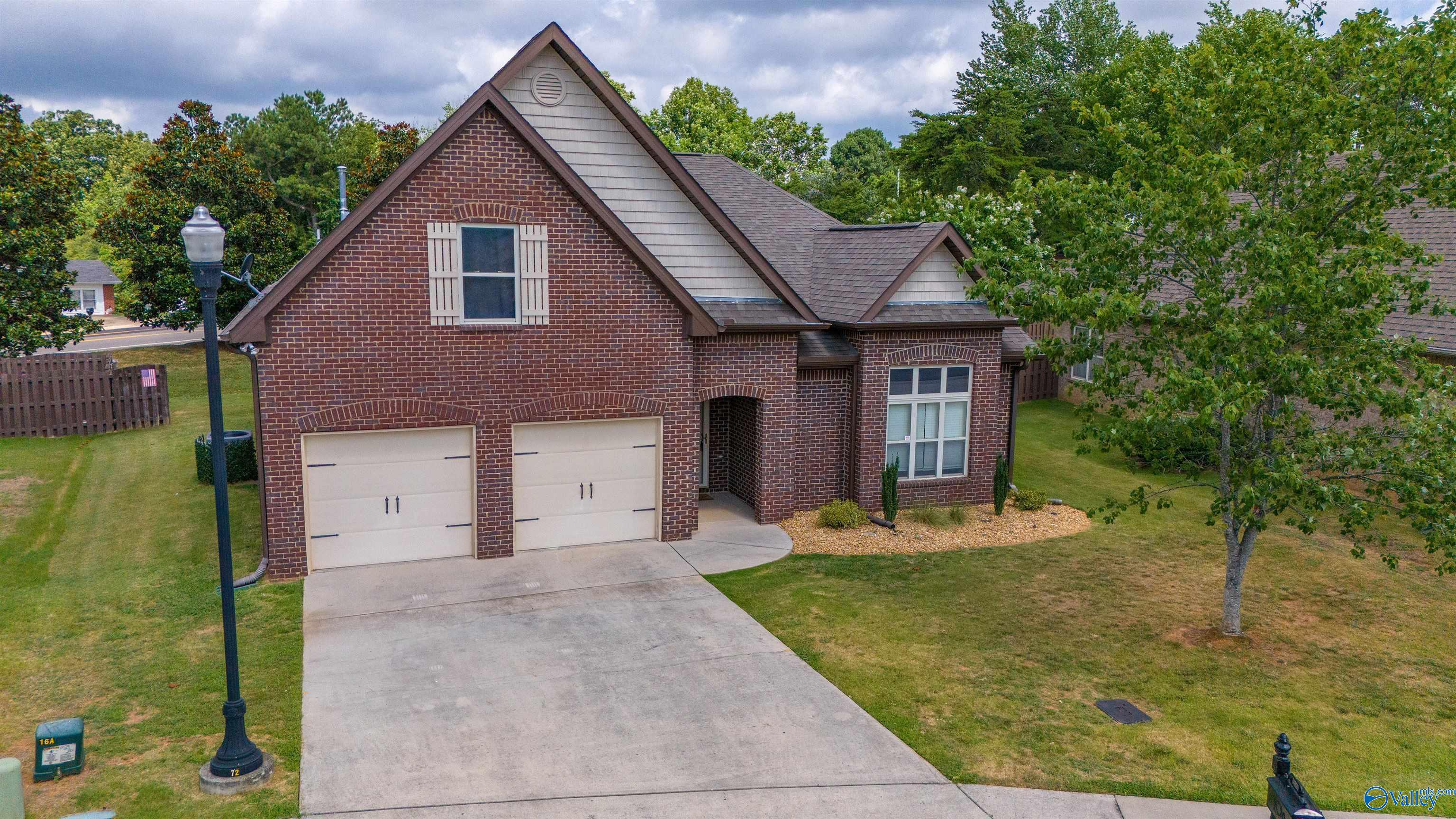 Royal Street George , Athens, AL 35613