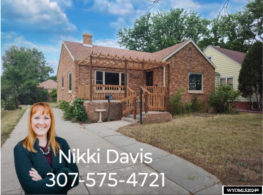 A St, Torrington, WY 82240
