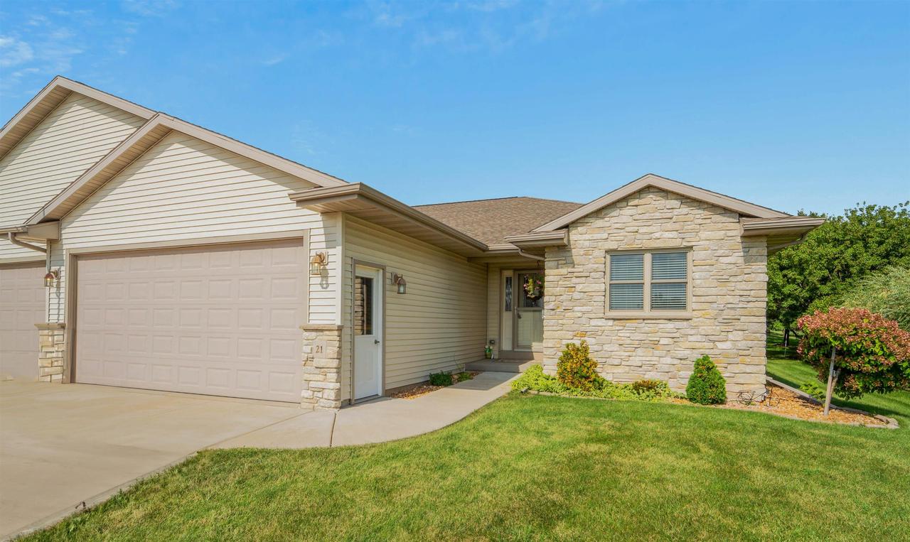 Trails End Ct, Fond Du Lac, WI 54937