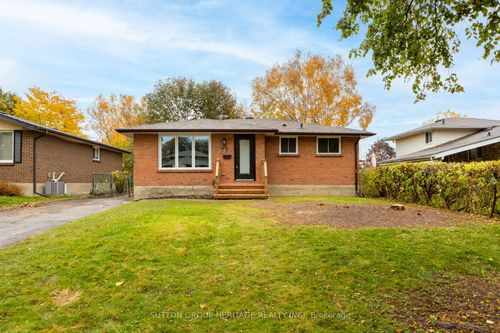 77 Claymore Cres, Oshawa, ON, L1G6G3 | Card Image