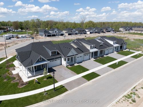 70E Seneca Dr, Fort Erie, ON, L2A0G7 | Card Image