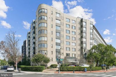 302 - 1 Scott Circle Nw, Condo with 1 bedrooms, 1 bathrooms and null parking in WASHINGTON DC | Image 1