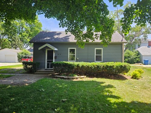 44 1/2 N Market St, Momence, IL, 60954-1443 | Card Image