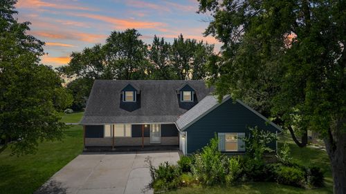 4213 Glen Oaks Dr, Crown Point, IN, 46307 | Card Image