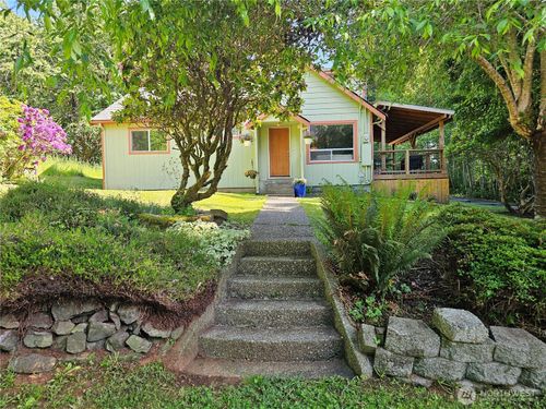 321 E Beck St, McCleary, WA, 98557-9511 | Card Image