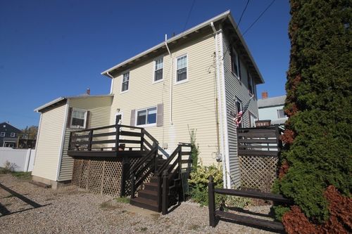 105 Warfield Ave, Hull, MA, 02045-2238 | Card Image