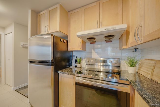 1204 - 6823 Station Hill Dr, Condo with 2 bedrooms, 2 bathrooms and 1 parking in Burnaby BC | Image 10