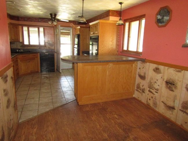 11 Raymond St, House other with 3 bedrooms, 1 bathrooms and 1 parking in Dravosburg PA | Image 9