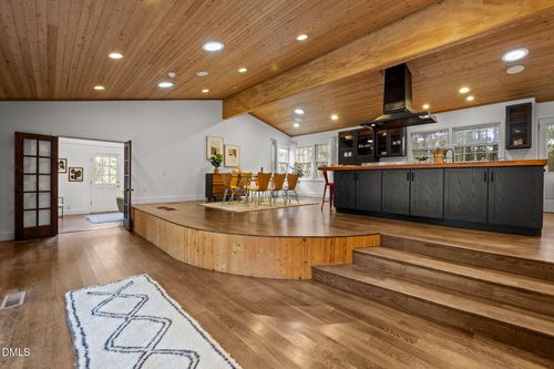 104 Sparkleberry Ln, Carrboro, NC, 27510-1384 | Card Image