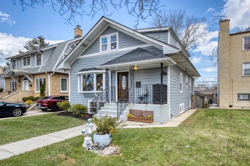 7833 Niles Center Rd, Skokie, IL, 60077-2704 | Card Image