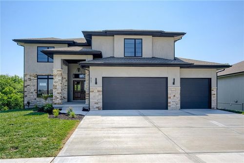 907 Red Ct, Belton, MO, 64012 | Card Image