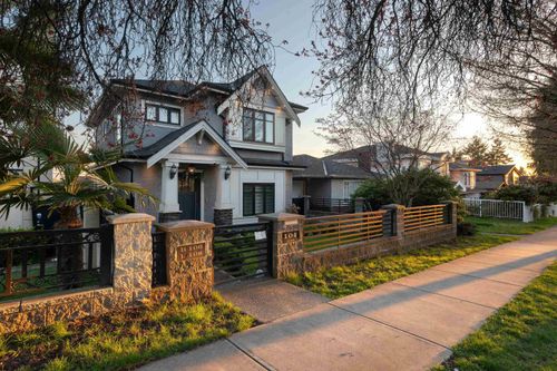 104 E 62 Avenue, Vancouver, BC, V5X2E6 | Card Image