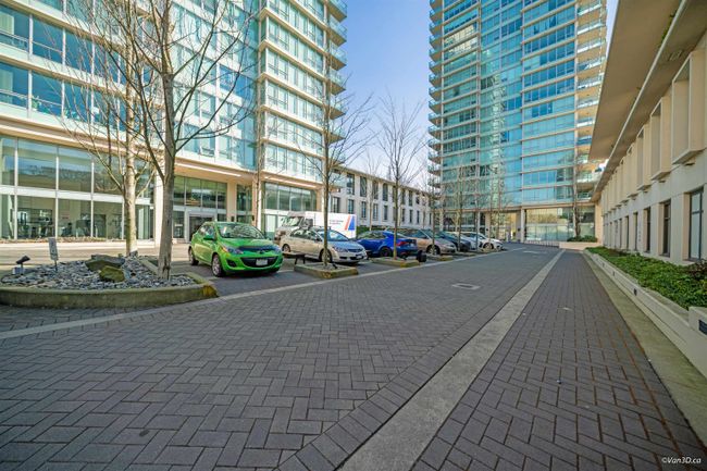 2401 - 2232 Douglas Road, Condo with 2 bedrooms, 2 bathrooms and 2 parking in Burnaby BC | Image 23
