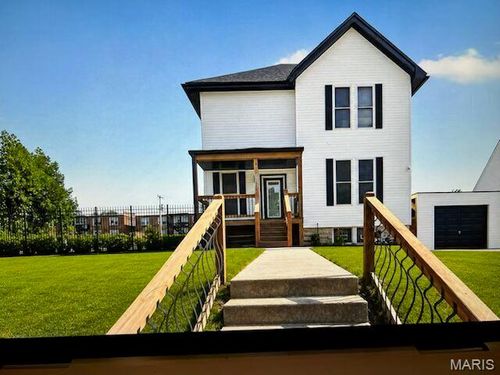 5588 Bartmer Ave, Saint Louis, MO, 63112-3407 | Card Image