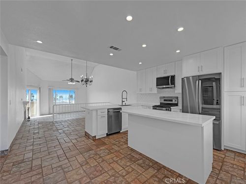 630 Island View Cir, Port Hueneme, CA, 93041-3413 | Card Image