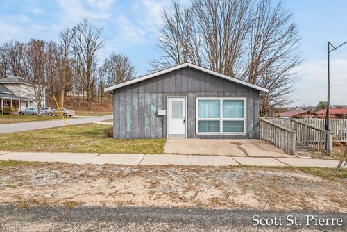 60 W 3rd St, Shelby, MI, 49455-1016 | Card Image