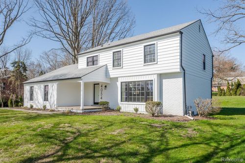 4054 Antique Ln, Bloomfield Township, MI, 48302-1800 | Card Image