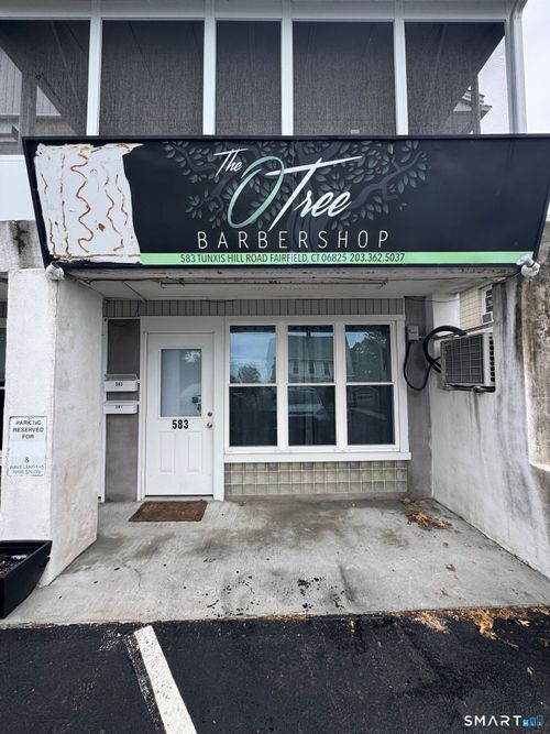 583 Tunxis Hill Rd, Fairfield, CT, 06825-4301 | Card Image