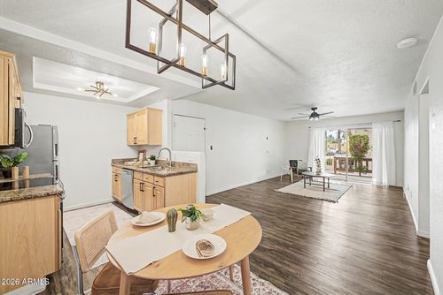 1097-2121 W Royal Palm Rd, Phoenix, AZ, 85021-9301 | Card Image
