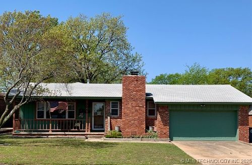 2040 S 74th East Ave, Tulsa, OK, 74112-7718 | Card Image