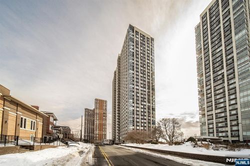 200 Old Palisade Rd, Fort Lee, NJ, 07024-7056 | Card Image