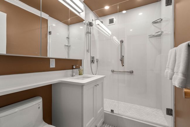 APT-18B - 85 E India Row, Condo with 2 bedrooms, 3 bathrooms and 1 parking in Boston MA | Image 14