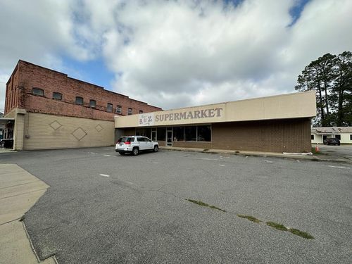 8111 Main St, Ray City, GA, 31645-7722 | Card Image