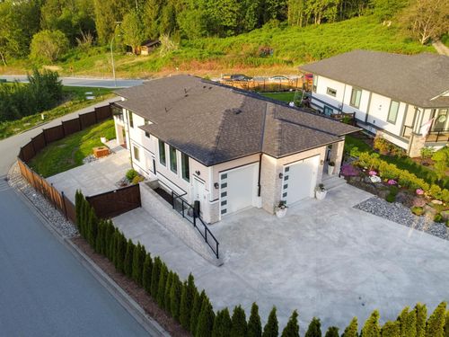 3-8295 Nixon Rd, Chilliwack, BC, V4Z0C8 | Card Image