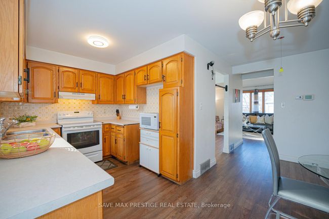 84 Wimbleton Cres, House other with 5 bedrooms, 3 bathrooms and 2 parking in Kitchener ON | Image 15