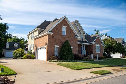 1933 Governors Pointe Dr, Suffolk, VA, 23436-1137 | Card Image