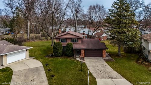 20240 Wildhern Street, Southfield, MI, 48076 | Card Image