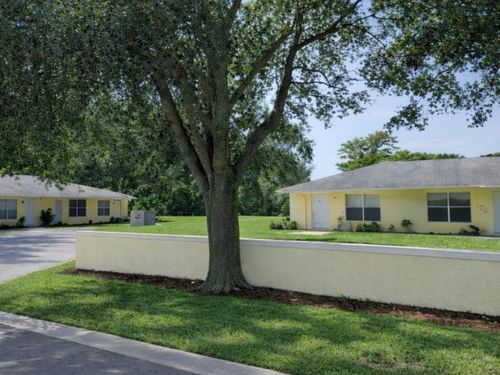 951 King Orange Dr, Fort Pierce, FL, 34982-6466 | Card Image