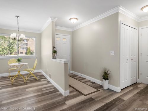23-628 Country Club Dr, Saint Clair Shores, MI, 48082-1028 | Card Image