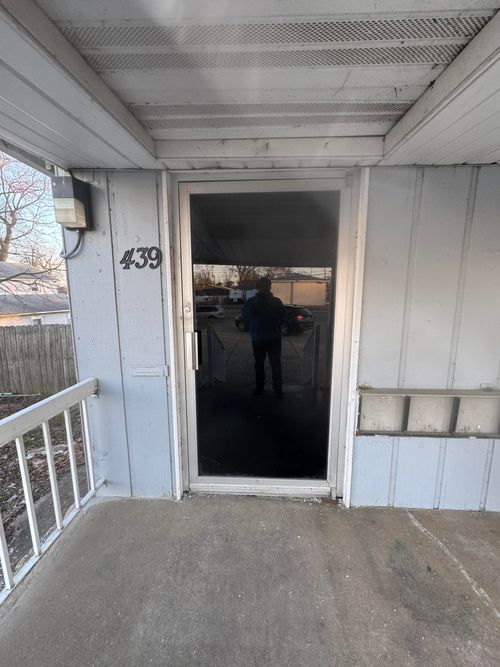 439 Columbia Ave W, Battle Creek, MI, 49015-3356 | Card Image