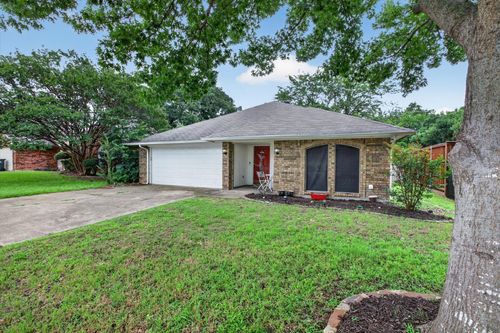 2128 Turf Club Dr, Arlington, TX, 76017-4502 | Card Image