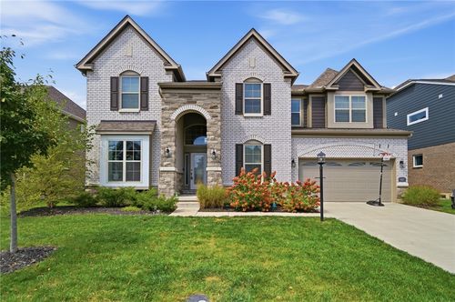 697 Dewmar Drive, Beavercreek, OH, 45434 | Card Image
