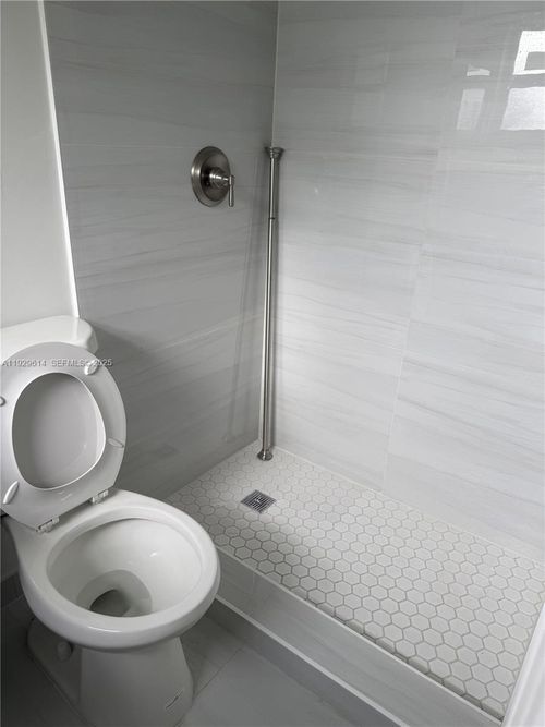 13828 Harrison St, Miami, FL, 33176-6212 | Card Image