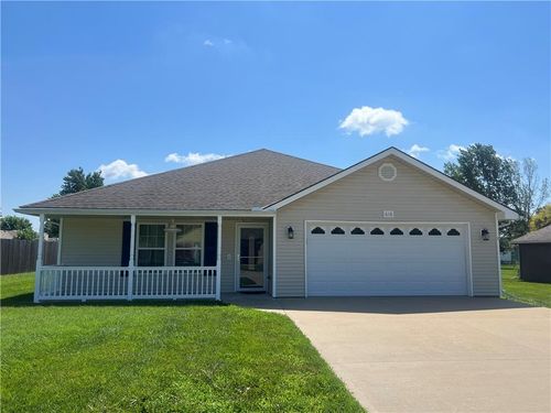 610 S Connor St, Odessa, MO, 64076-1561 | Card Image
