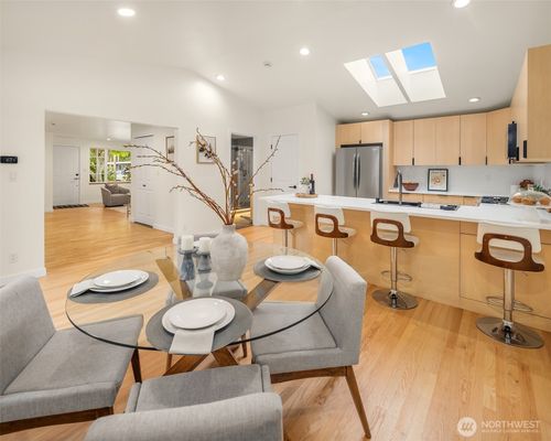 24109 106th Pl W, Edmonds, WA, 98020-5728 | Card Image