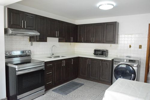 main-137 Markham St, Toronto, ON, M6J2G4 | Card Image
