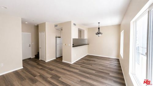 104-15200 Sherman Way, Van Nuys, CA, 91405-2093 | Card Image