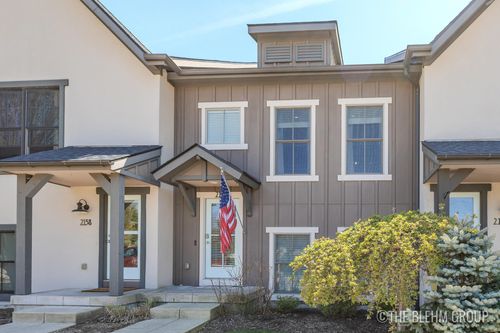2154 New Town Dr, Grand Rapids, MI, 49525-3912 | Card Image