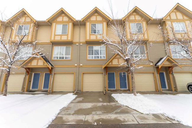 13 Sherwood Lane Nw, Home with 2 bedrooms, 2 bathrooms and 3 parking in Calgary AB | Image 1