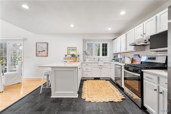 28 Willowbrook Dr, Townhouse with 2 bedrooms, 3 bathrooms and null parking in Owasco NY | Image 8