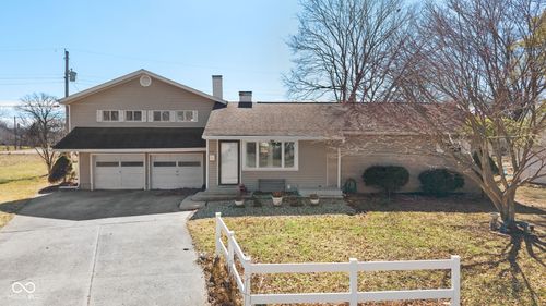 638 Maple Ct, Brownsburg, IN, 46112-1328 | Card Image