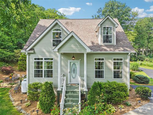 387 Goodview Dr, Hendersonvlle, NC, 28792-2158 | Card Image