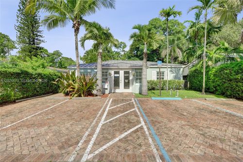 423 Se 19th St, Fort Lauderdale, FL, 33316-2841 | Card Image
