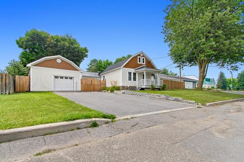 {{alt}} | Card Image