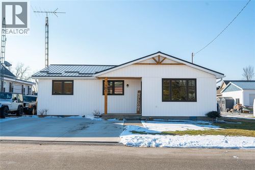 507 John St, Port Lambton, ON, N0P2B0 | Card Image