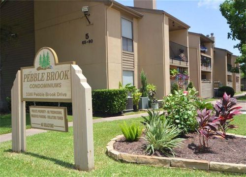 82-3300 Pebblebrook Dr, Seabrook, TX, 77586-6051 | Card Image
